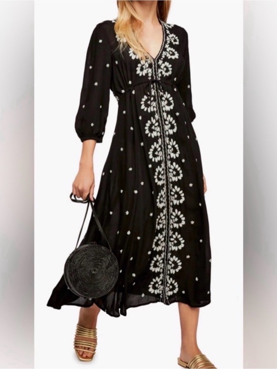 Free People Dresses & Skirts - Free People Embroidered Fable midi dress black and white M